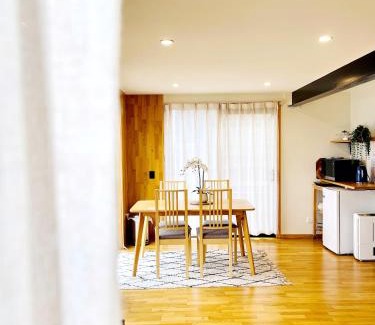 Sunshine Bay Apartment | Lakeview Unit