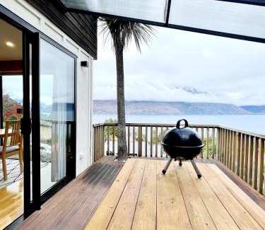 Sunshine Bay Apartment | Lakeview Unit