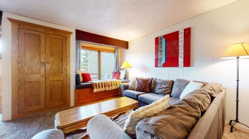 Mammoth Lakes Apartment | Lakeview Villas #28 condo
