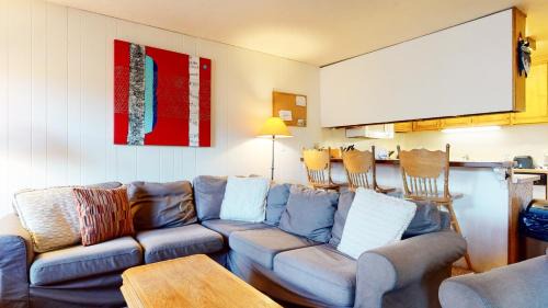 Mammoth Lakes Apartment | Lakeview Villas #28 condo