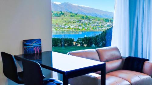 Queenstown Apartment | Lakevista Haven - Spa Pool - Hot Tub with Views