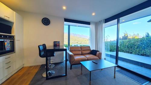 Queenstown Apartment | Lakevista Haven - Spa Pool - Hot Tub with Views