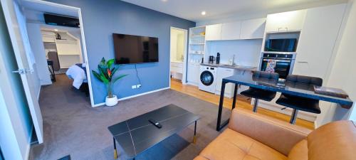 Queenstown Apartment | Lakevista Haven - Spa Pool - Hot Tub with Views