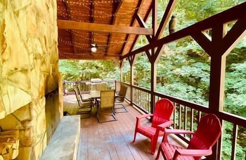Slade Cabin | Lakewood Cabin | RRG | hot tub, LUX!
