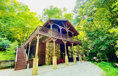Slade Cabin | Lakewood Cabin | RRG | hot tub, LUX!