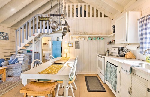 Poyntelle Cottage | Lakewood Cottage w/Private Lake Access & Canoes!