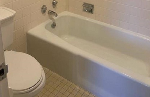 North Little Rock Apartment | Lakewood House Where Quaint Peace and Security Count 2 QUEEN BED SUITE 308