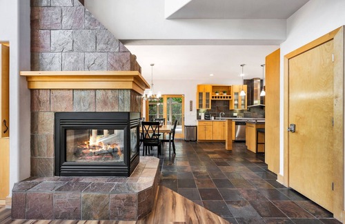 Sister Bay Ski Chalet | Lakewood Lodge: Secluded Home on 5 Acres Near SB