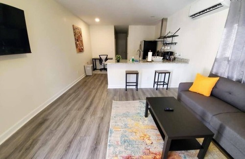 Durham Apartment | Lakewood/Lyon Park Renovated Cottage Near Duke 28A