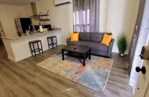 Durham Apartment | Lakewood/Lyon Park Renovated Cottage Near Duke 28A
