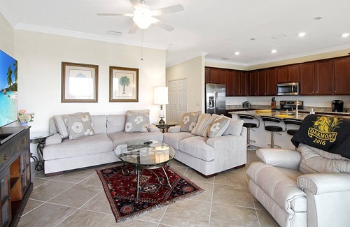 Lakewood Ranch Condo | Lakewood National 4th floor condo with lake and golf coarse views - Green View Getaway