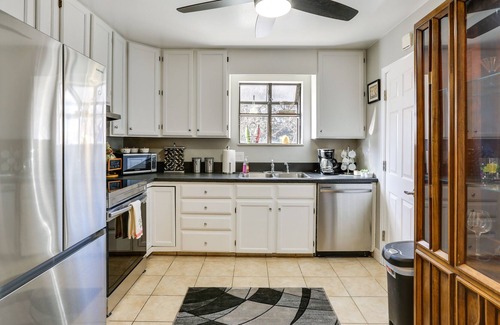 Green Mountain House | Lakewood Vacation Rental Near Red Rocks!