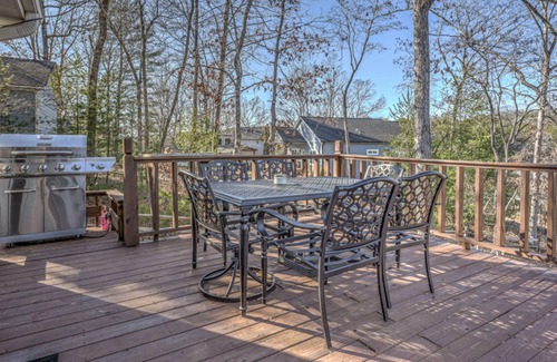 Blairsville Cabin | Lakin' Memories by Escape to Blue Ridge