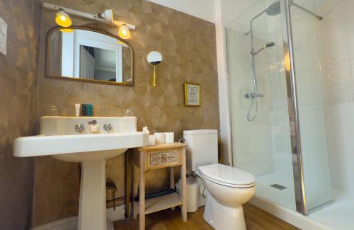 Quimper Bed & Breakfast | Lala Saul