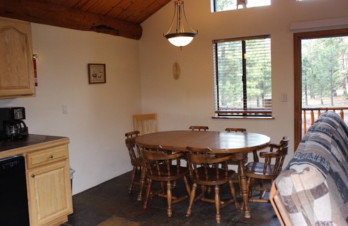 Greer Cabin | Lamar Cabin. Family & Pet Friendly! A short walk to the fabulous Greer Lakes!