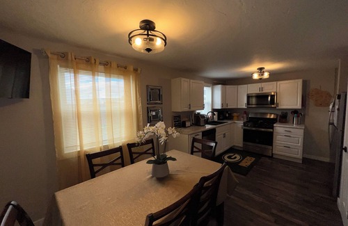 Ashwaubenon House | Lambeau Lookout on Elm View - Less than a mile from Lambeau - Pet Friendly!