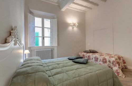 Santa Croce Apartment | Lambert Apartment