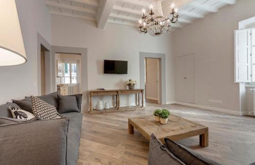 Santa Croce Apartment | Lambert Apartment