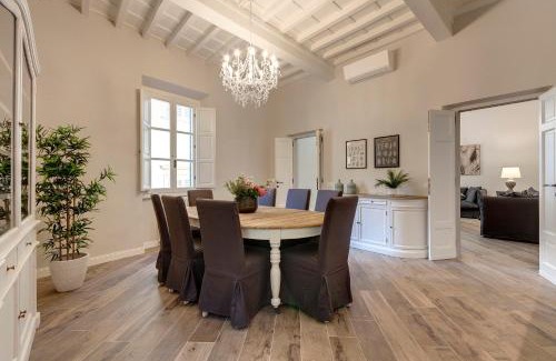 Santa Croce Apartment | Lambert Apartment