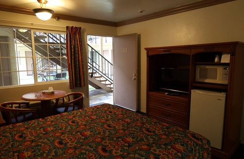 Whittier Hotel | Lambert Inn