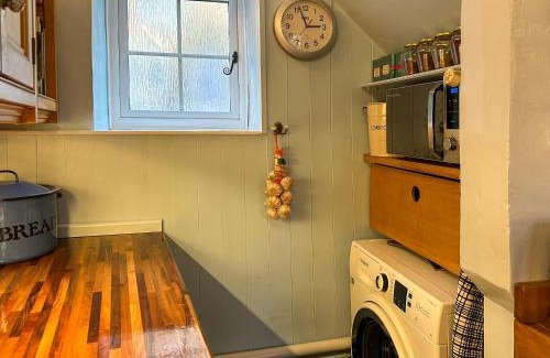 Chipping Norton House | Lamorna Cottage