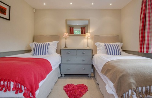 Walberswick House | Lampland House - Three Bedroom House, Sleeps 6