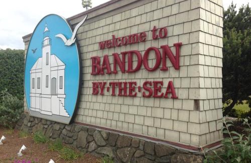 Bandon House | Lamplighter Inn