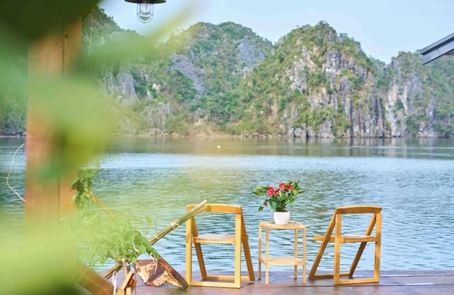 Cat Hai Boat Rental | Lan Ha Floating Homestay