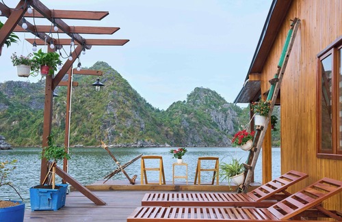Cat Hai Boat Rental | Lan Ha Floating Homestay