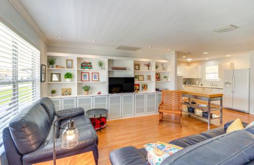Sanibel House | Lanai and Gas Grill Bright Home in The Villages!