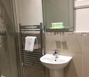 Juniper Green Apartment | Lanark Residence