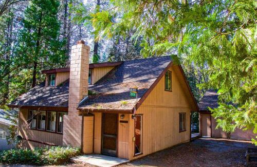 Bass Lake House | Lancaster Cabin
