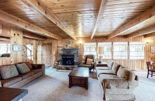 Bass Lake House | Lancaster Cabin