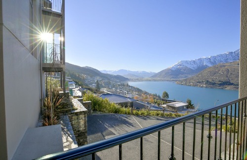 Queenstown House | Lancewood Lane, Spa & Views