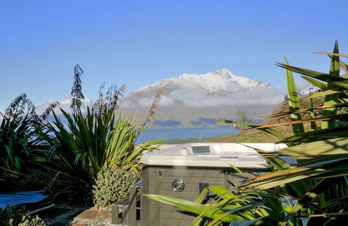 Queenstown House | Lancewood Lane, Spa & Views