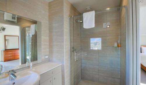 Queenstown House | Lancewood Top | Gorgeous Views | Spa Pool