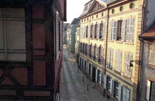 Colmar Centre Ville Apartment | "LANDBeautiful beamed apartment in the historic center of Colmar's "Little Venice".