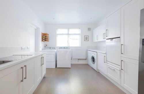 Rock Cottage | LANDERS FIELD, family friendly, with pool in Rock