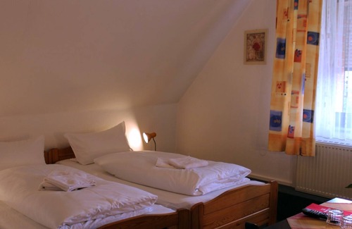 Porta Westfalica Hotel | Landgasthaus Veltheimer Hof