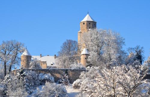 Huettlingen Bed & Breakfast | Landgasthof Falken