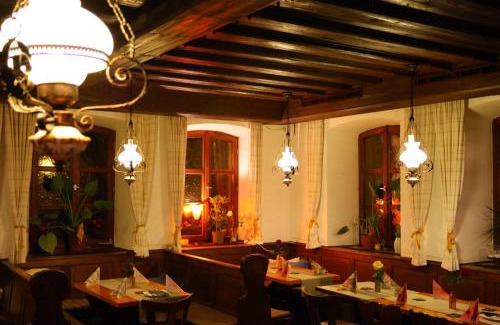 Feuchtwangen House | Landgasthof Hotel zum Roß Dorfgütingen