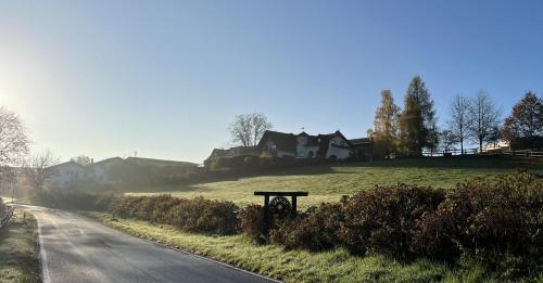 Utzerath House | Landgut Pfauenhof - Landleben genießen auf dem Bio-Reiterhof in der Vulkaneifel