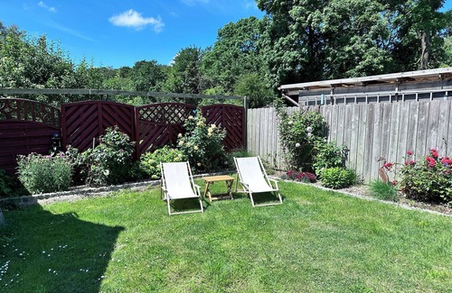 Carinerland Apartment | Landhäuschen Danneborth: Detached vacation home with garden and terrace in län