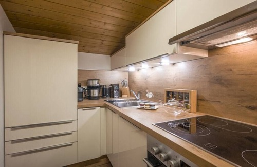 Alpbach House | Landhaus Alpbach: A Scenic Retreat