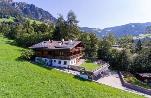 Alpbach House | Landhaus Alpbach: A Scenic Retreat