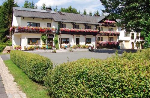 Brand House | Landhaus-Pension Zum Waffenschmied