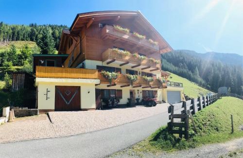 Saalbach Apartment | Landhaus Taxach