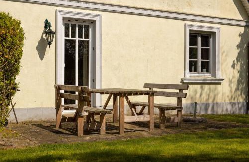 Trent House | Landhaus Trent Haushälfte Udars