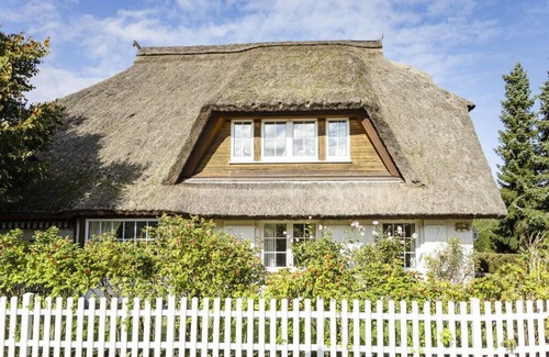 Binz House | Landhaus Wildrose Comfortable holiday residence