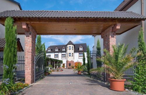 Hessheim Hotel | Landhotel Hopp Garni